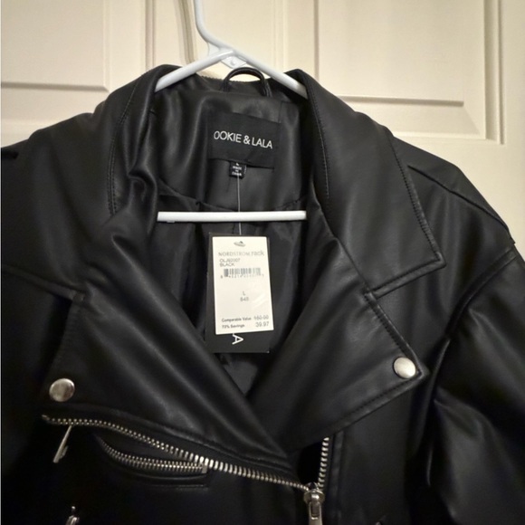 Chic Black Leather Jacket - Picture 2 of 5